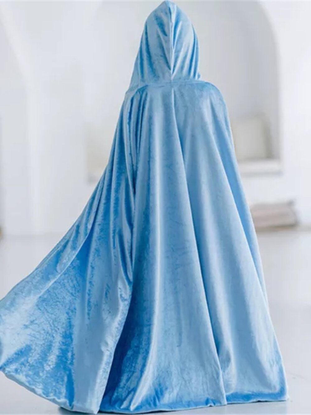 Blue cape - Picture 2 of 4
